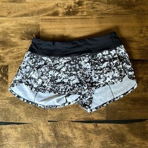 Lululemon Speed Up 2.5” Shorts (Size: 4)